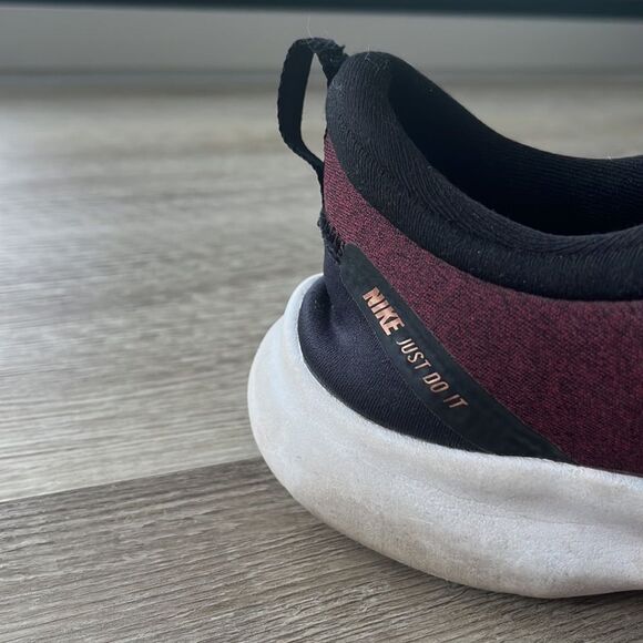 Maroon and Gold Nike Flex Experience 8 - Picture 5 of 5